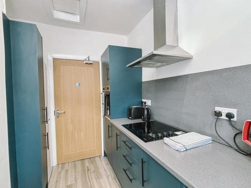 Itohan 3-bed Cottage Flat, Glasgow (photo 10)