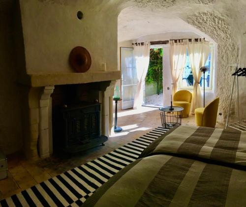 Charming troglodyte near Amboise in Poce Sur Cisse