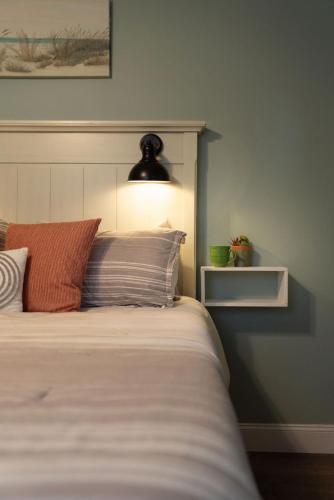 Lakeview! - Close to Skiing - Includes Firepit & Game Room!