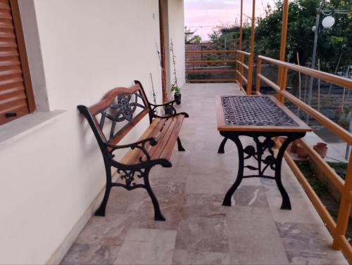 Altan/terrasse, White lilies the house of gourmet flavours in Limnos