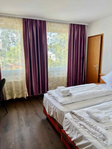 Garni Hotel Vier Jahreszeiten - image 3