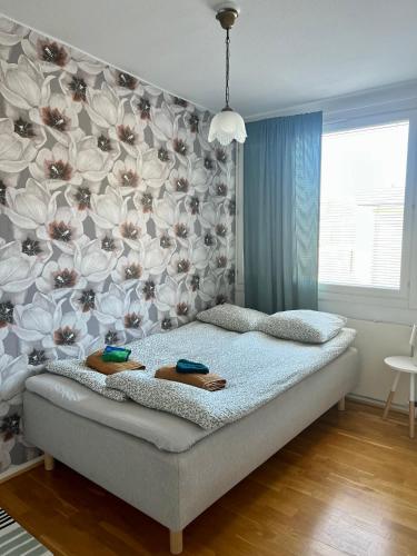 Metsästäjänkadun yksiö (Metsastajankadun yksio) in คอกโกลา คาเลอบี