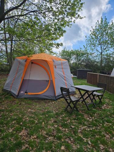 Šeberák - ubytování v chatičkách a v luxusních stanech Šeberák - ubytování v chatičkách a v luxusních stanech