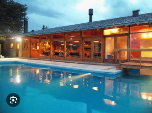 Hotel Dut Bariloche in Piedra del Aguila