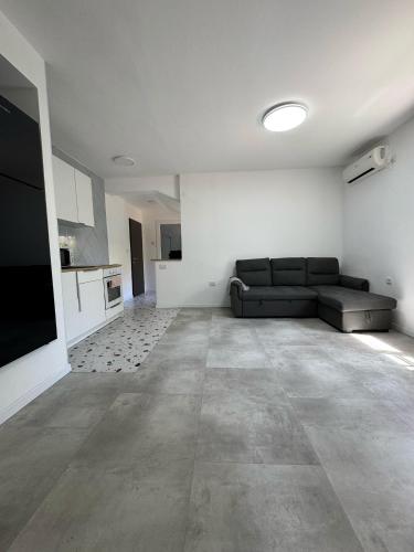 Bếp, Квартира с современным ремонтом in Nahariya