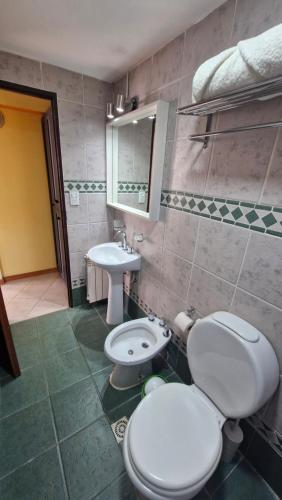 One-Bedroom Apartment image 7