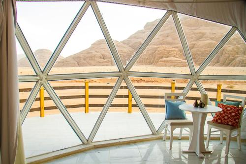 Twin Room with Balcony image 9