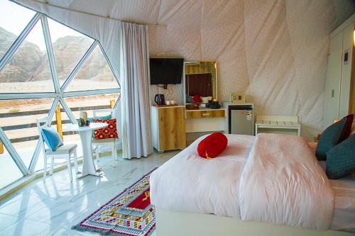Double Room with Mountain View image 9