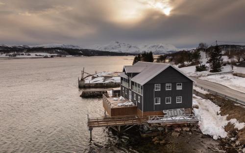 Seaside Villa in Meistervik
