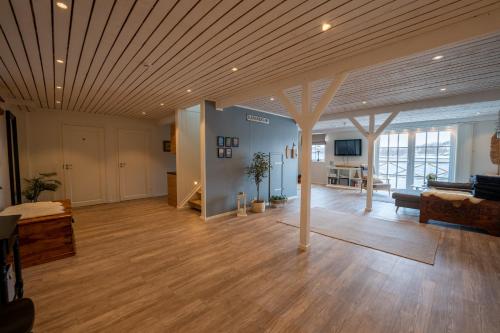 Seaside Villa in Meistervik