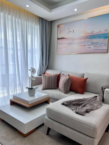 Sky Golden in Los Charamicos