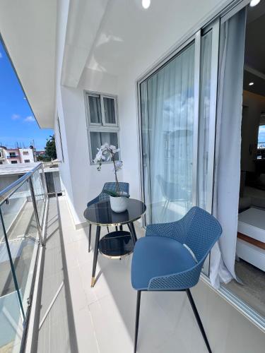 Sky Golden in Los Charamicos