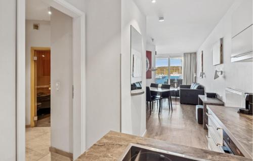 One-Bedroom Apartment image 6