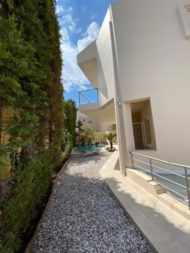 Elegant, villa with pool in Athens Riviera, Atény (fotografie 8)