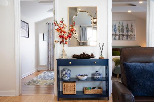 Entire House Right In Stamford's Heart Entire House Right In Stamford's Heart