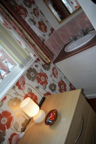 Double Room with Private Bathroom image 4