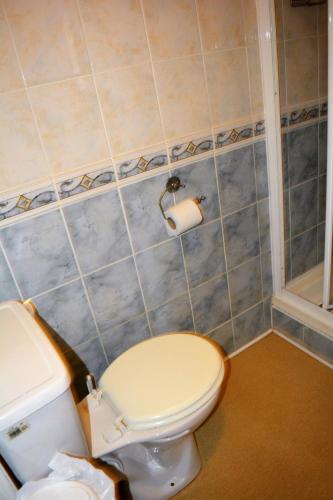 Double Room with Private Bathroom image 5