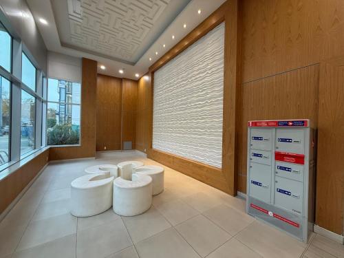 Luxury 1BR in Richmond Centre