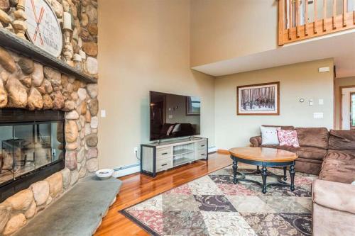 V3 Gorgeous Ski-In Mountain View Townhouse with Amazing views in Bretton Woods V3 Gorgeous Ski-In Mountain View Townhouse with Amazing views in Bretton Woods