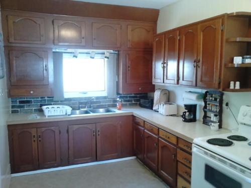 Konyha, Vacation Cottage in Yorkton (SK)