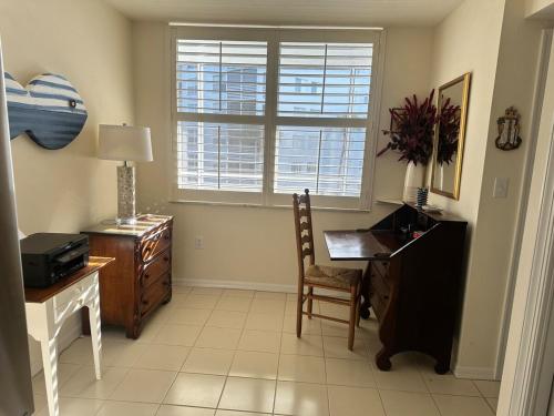 Sunset Haven Condo in Naples - image 3