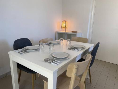 Appartement 2 pièces climatisé avec WIFI près de la plage - FR-1-833-16 (Appartement 2 pieces climatise avec WIFI pres de la plage - FR-1-833-16) in Les Arenes
