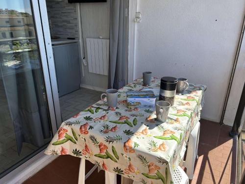 Appartement 2 pièces au Grau-du-Roi avec piscine et parking - FR-1-250-304