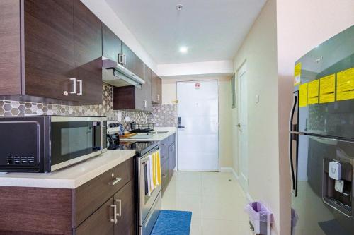 Oceanfront & Mountain View XL Balcony 2BR 2 Bath in 포트모어