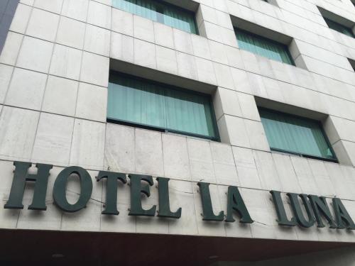 Hotel La Luna - 출입구