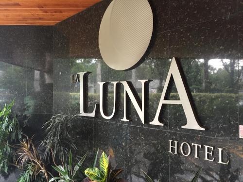 Hotel La Luna - 편의 시설/서비스
