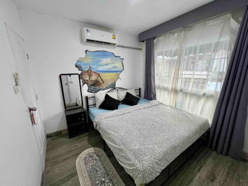 comfy crib hostel Room Type - Deluxe Queen Room