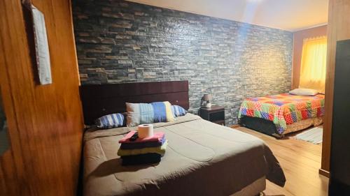 1 queen bed, 1 twin bed
