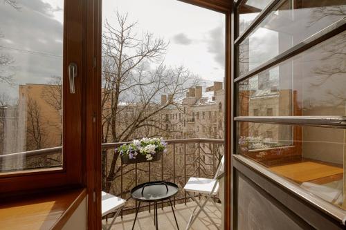 Sunny Apartment in the Art Nouveau District with Balcony, Riga (foto 2)