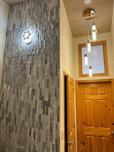 674330761 Banff Wood lodge