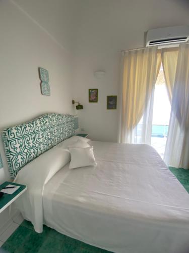 Standard Double Room image 10