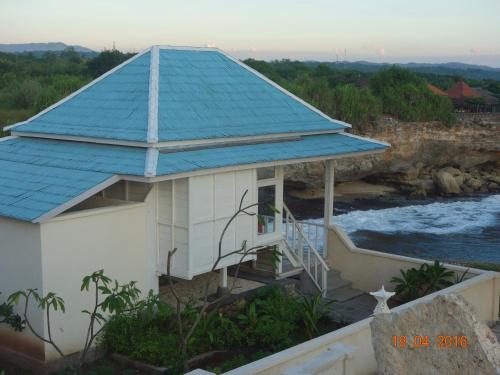 Cliff Park Lembongan Room Type - Bungalow - Cliff Front
