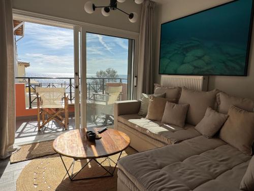 Arty Loft with Sea & City Views, Zakynthos (foto 8)