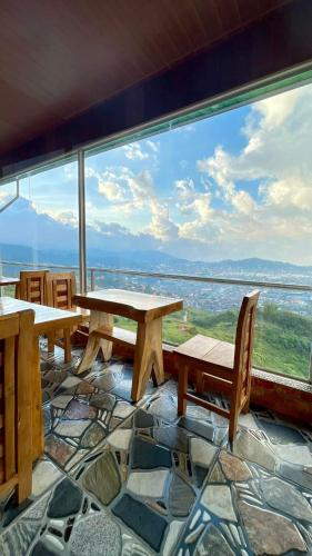 Wanay's Rocky Mountain Homestay in La Trinidad City Center