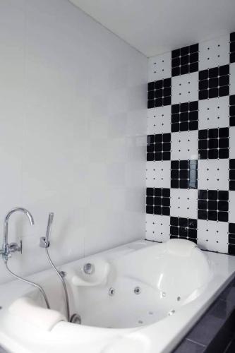 Bathroom, Richly pool villa@Phitsanulok in Samo Khae