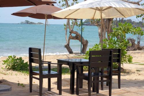 Restaurant, Gold Sand Beach Bungalow in Vung Bau