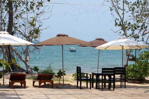 Restaurant, Gold Sand Beach Bungalow in Vung Bau