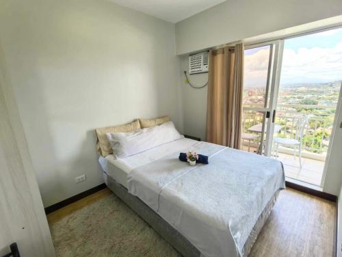 Eagle's Nest Suite with Netflix near Yellowfin Seafood Restaurant