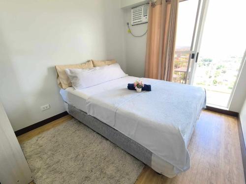 Eagle's Nest Suite with Netflix near Yellowfin Seafood Restaurant
