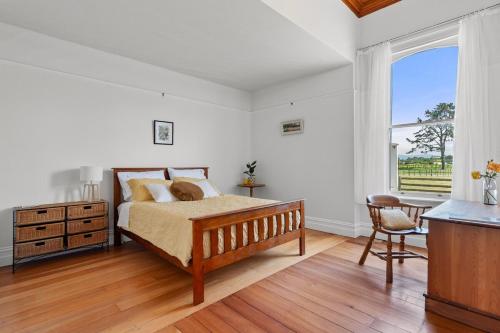 6 bedroom vineyard villa with pool, spa & yoga studio