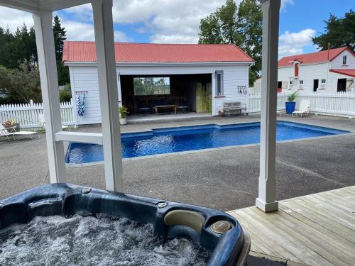 6 bedroom vineyard villa with pool, spa & yoga studio