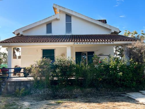 Exterior view, White House R&B in Campobello di Licata