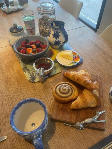 Beautiful double room B&B homeshare great location Edinburgh, Edynburg (zdjęcie 8)