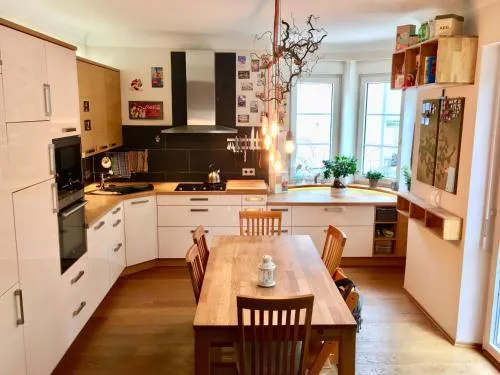 Top Wohnung in Stadtvilla mit Terrasse und Garten in Nürnberg, Deutschland