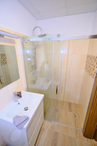 Kiraly Apartment 2