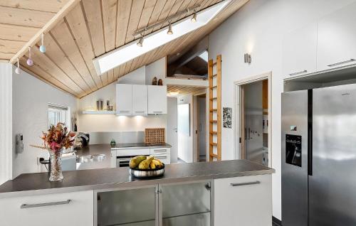 Kitchen, 3 Bedroom Stunning Home In Stege in Hovmarken